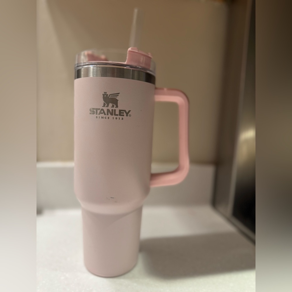 ✨🤍 LIGHT PINK 40oz STANLEY
